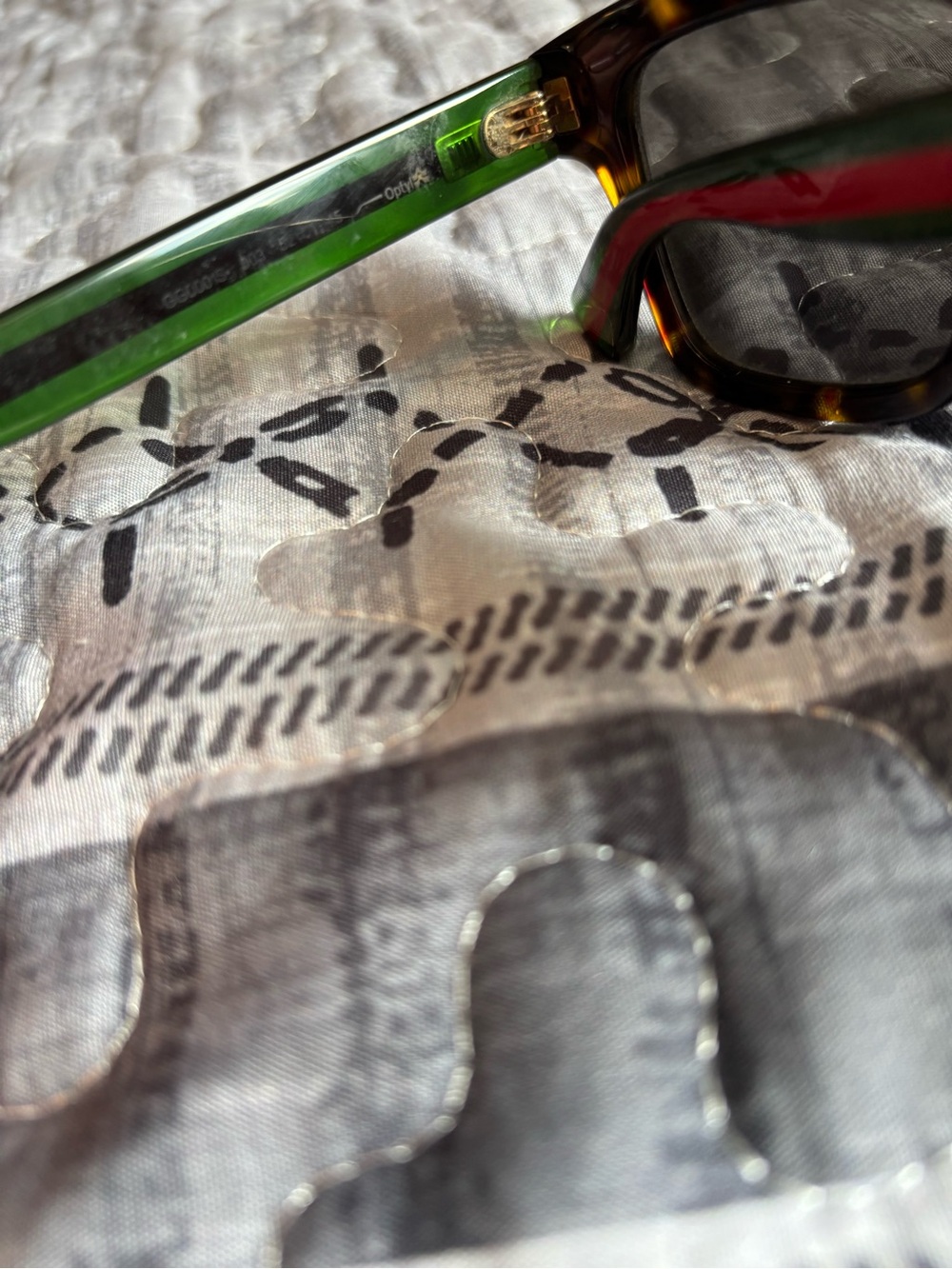 Gucci Tortoiseshell Sunglasses - Picture 7 of 7